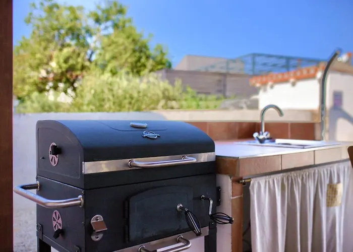 John Βίλα Πούλα