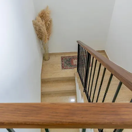 John Вілла Пула