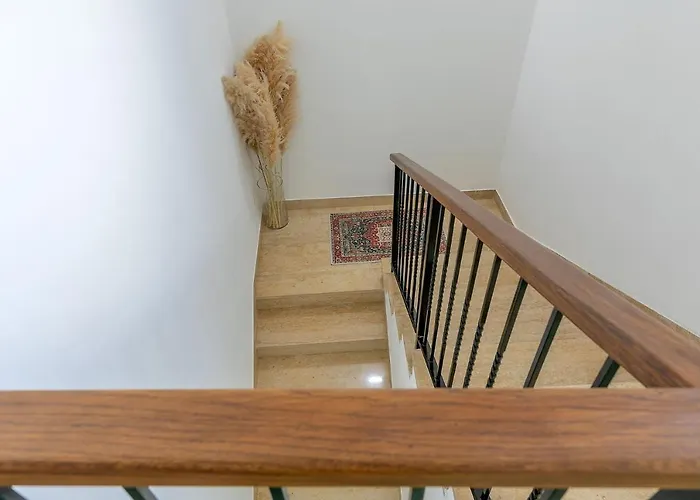 John Вилла Пула